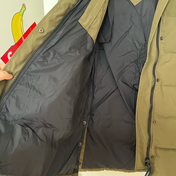 Canada Goose Padding Jacket - Picture 5 of 9